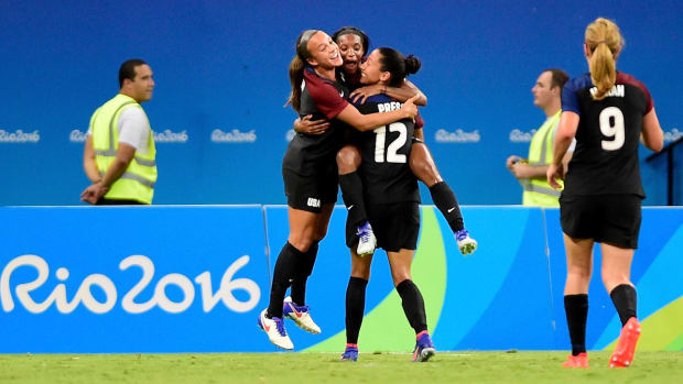 dunn-uswnt-colombia-olympics.jpg